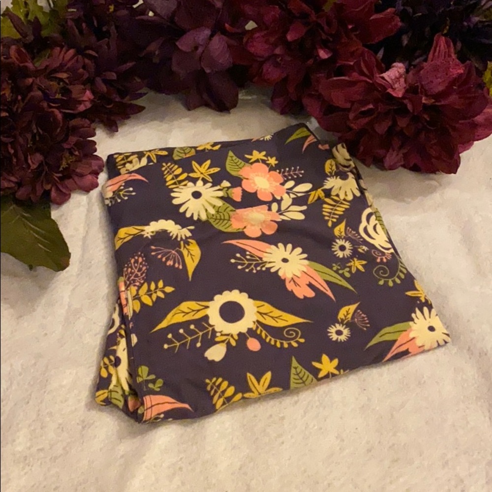 Lularoe tall and curvy leggings